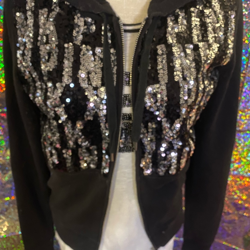 2 piece top size dd snd sweat size small